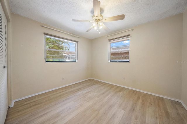 4286 TARPON DRIVE SE, St Petersburg, FL 33705