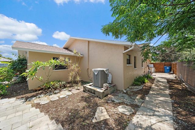 4286 TARPON DRIVE SE, St Petersburg, FL 33705