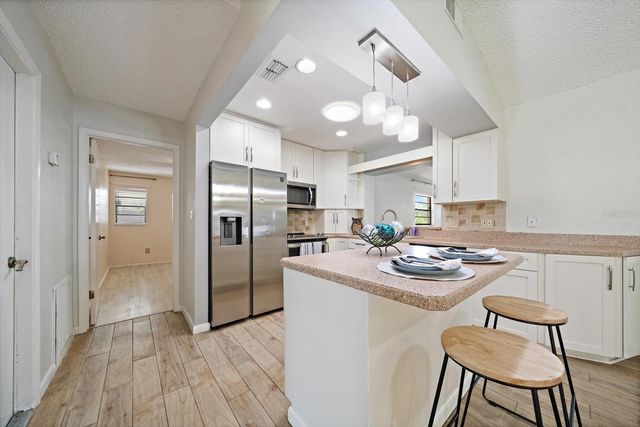 4286 TARPON DRIVE SE, St Petersburg, FL 33705