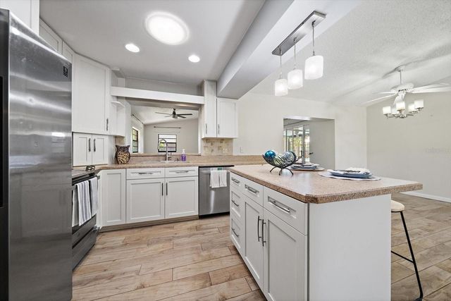 4286 TARPON DRIVE SE, St Petersburg, FL 33705