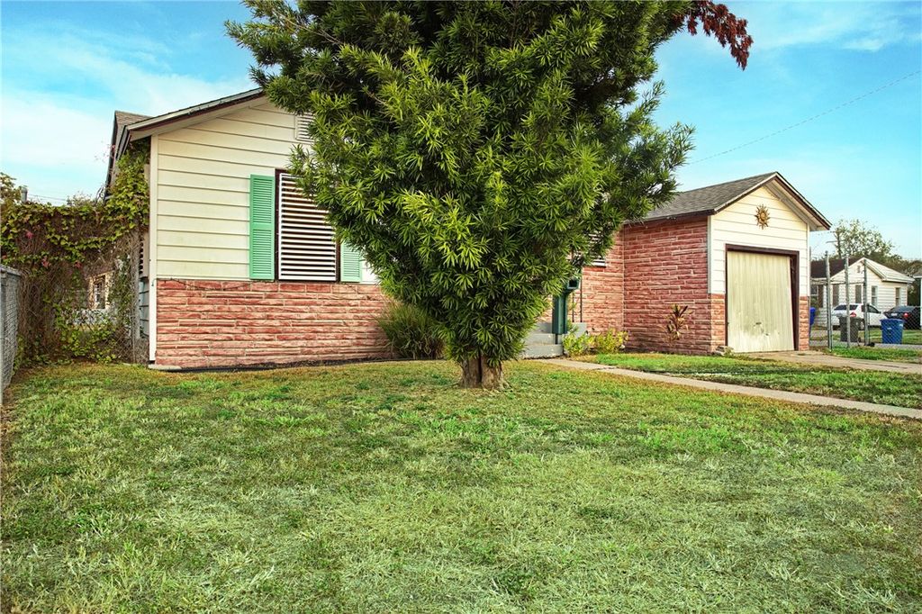 4301 Cherry St, Corpus Christi, TX 78411 — photo 3