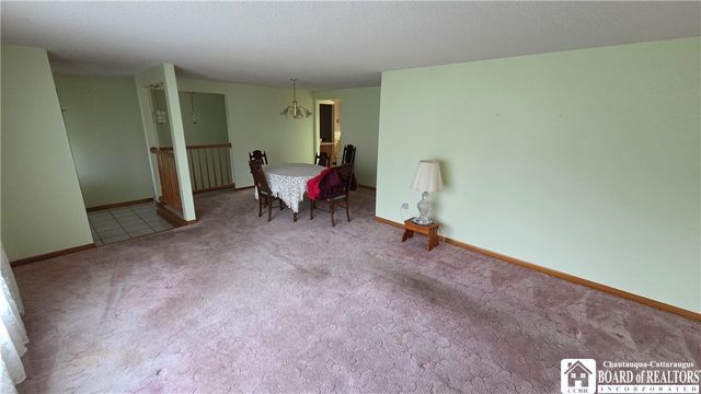 104 Bradwood Road, West Seneca, NY 14224