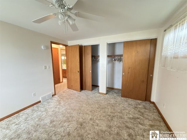 104 Bradwood Road, West Seneca, NY 14224