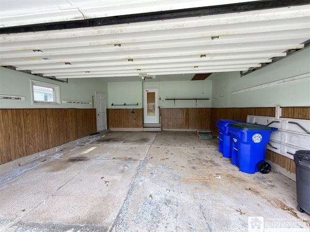 104 Bradwood Road, West Seneca, NY 14224