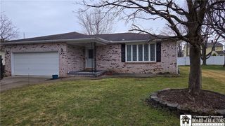 104 Bradwood Road, West Seneca, NY 14224