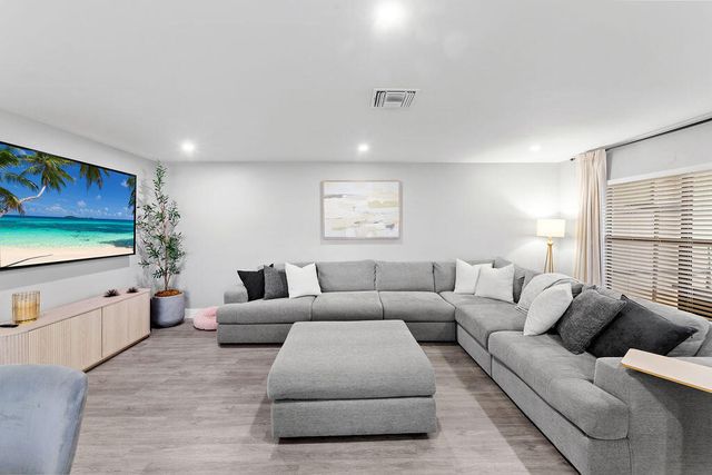 1740 W Sanderling Lane 1, Fort Pierce, FL 34982