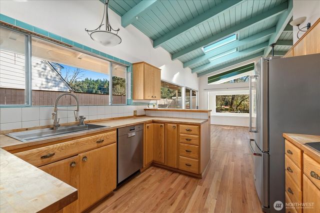 9506 Valhalla Way, Bothell, WA 98011