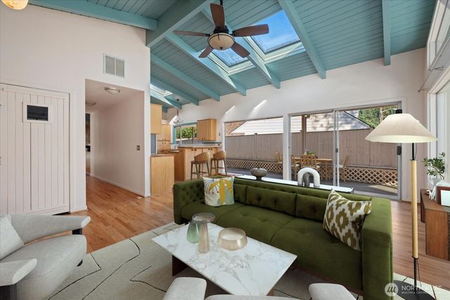 9506 Valhalla Way, Bothell, WA 98011