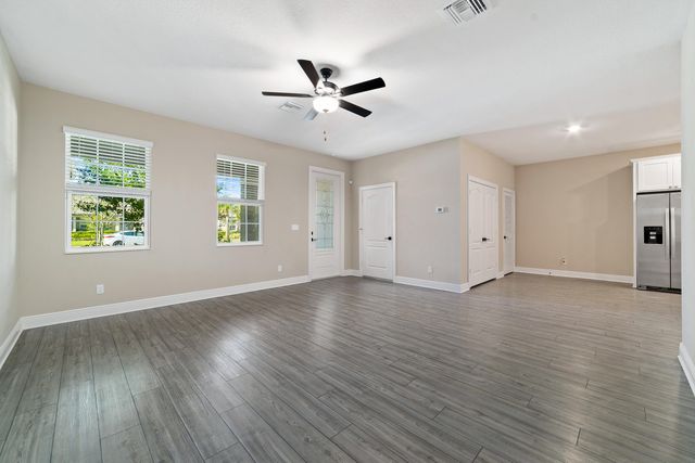 1718 Party Place, Fort Pierce, FL 34947