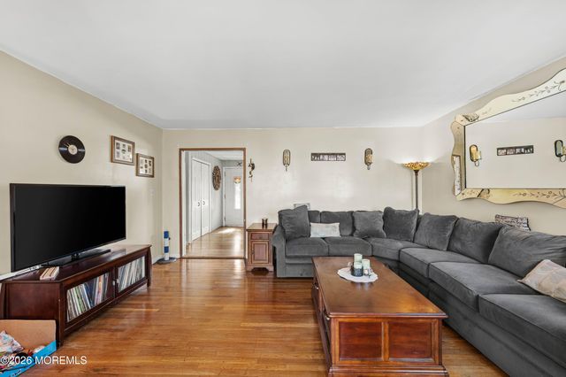 23 Villanova Road, Parlin, NJ 08859