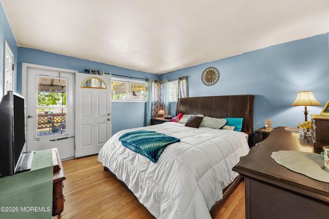 23 Villanova Road, Parlin, NJ 08859