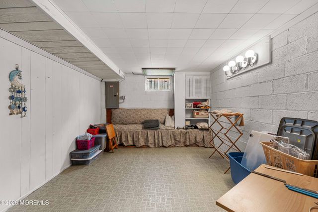23 Villanova Road, Parlin, NJ 08859
