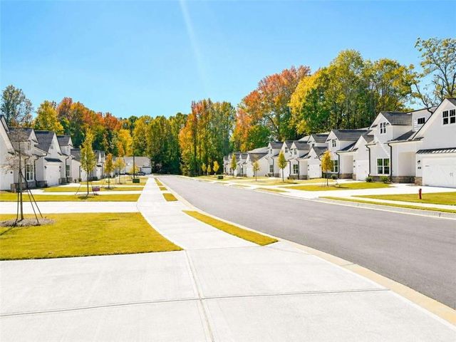 74 Village Court, Cleveland, GA 30528