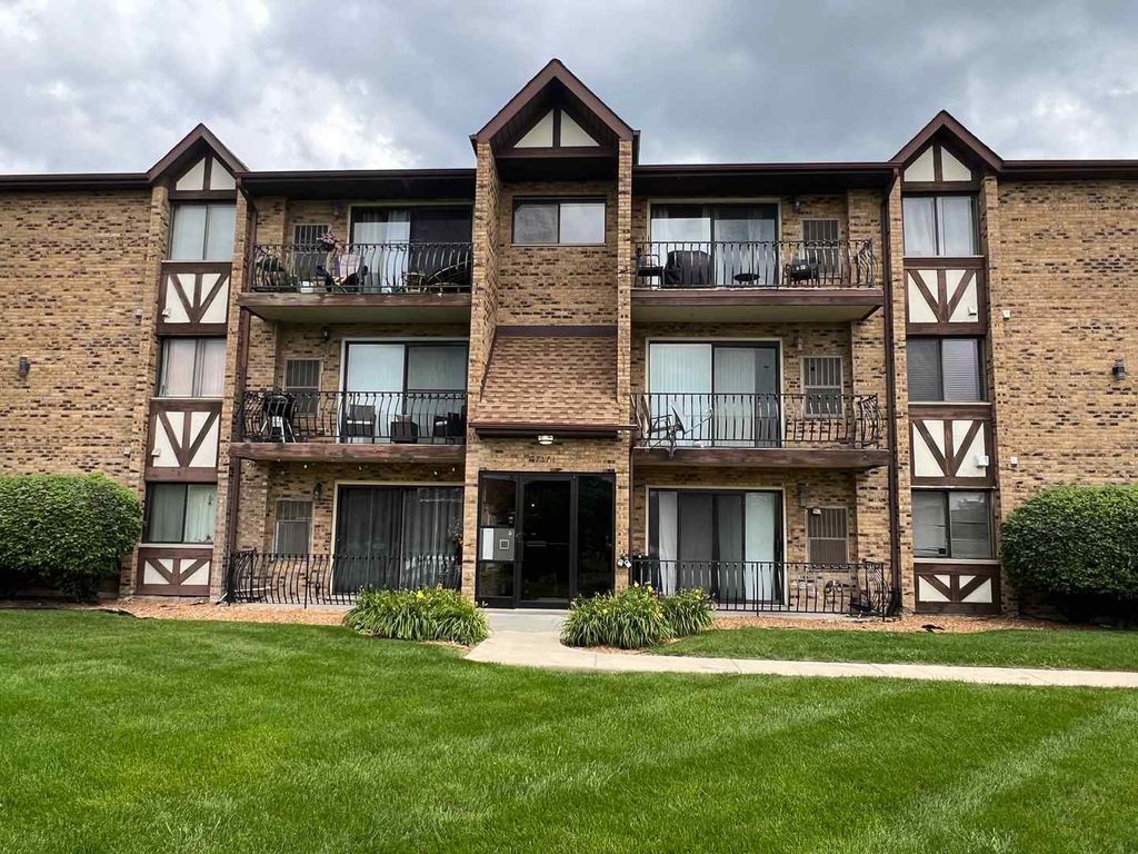 7171 175th Street 3D, Tinley Park, IL 60477
