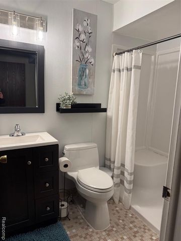 25348 Franklin Terrace, South Lyon, MI 48178