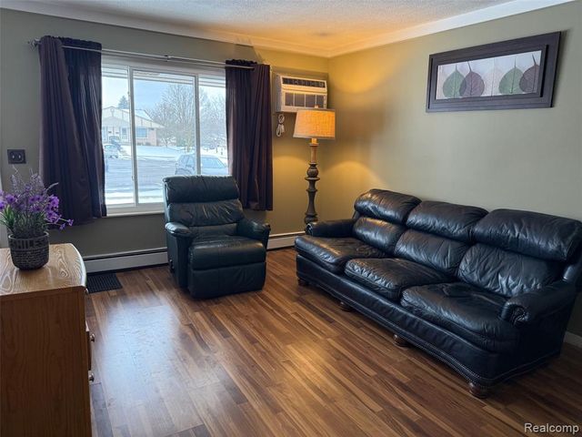 25348 Franklin Terrace, South Lyon, MI 48178