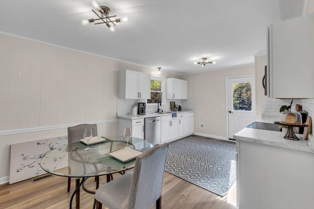 105 Sherry Ln, Dickson, TN 37055