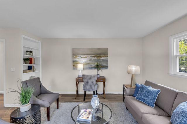 105 Sherry Ln, Dickson, TN 37055