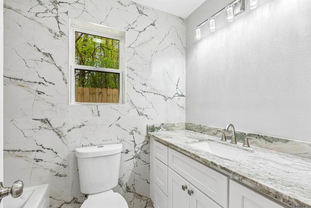 3553 W Wendover Dr, Baton Rouge, LA 70814