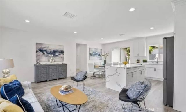 11453 Calvert, North Hollywood, CA 91606