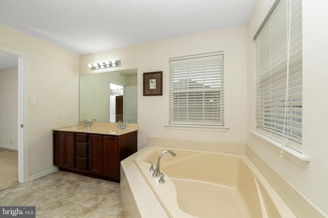 5 CONCORD BLVD, Sicklerville, NJ 08081