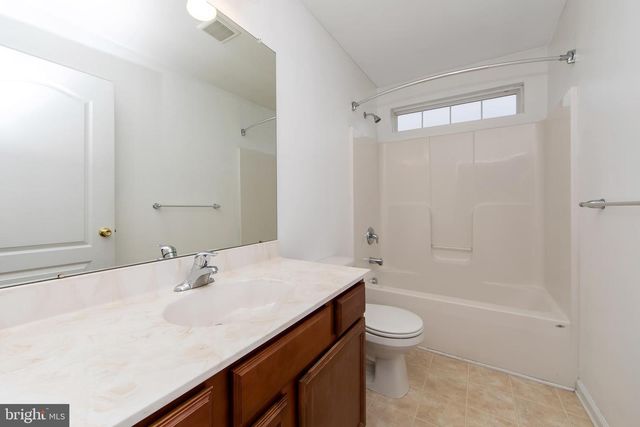 5 CONCORD BLVD, Sicklerville, NJ 08081