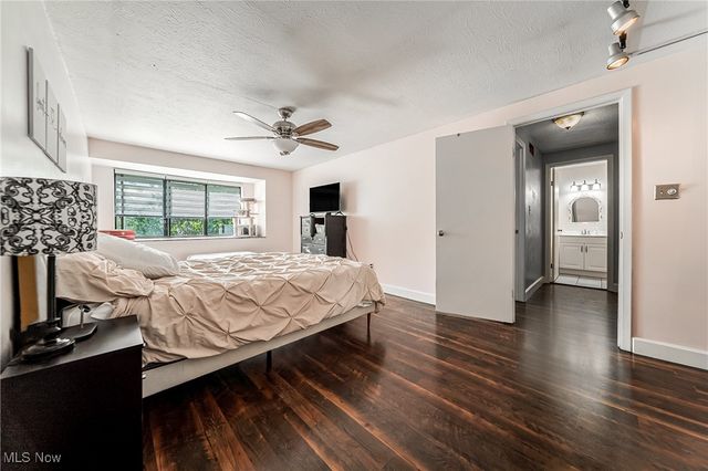 11432 Harbour Light Drive S 1, North Royalton, OH 44133