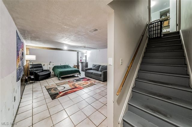 11432 Harbour Light Drive S 1, North Royalton, OH 44133