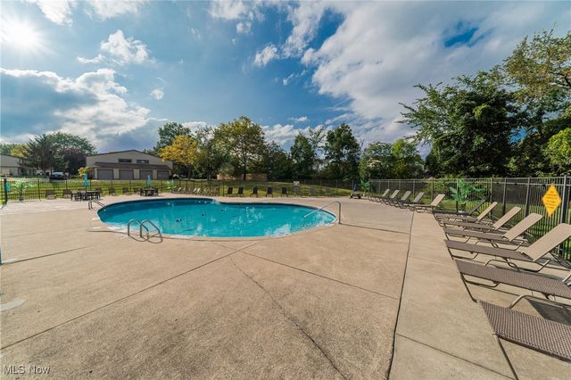 11432 Harbour Light Drive S 1, North Royalton, OH 44133