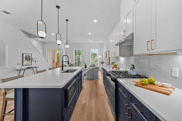 3903 Pinemont Drive A, Houston, TX 77018