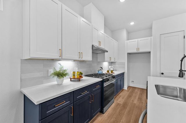 3903 Pinemont Drive A, Houston, TX 77018