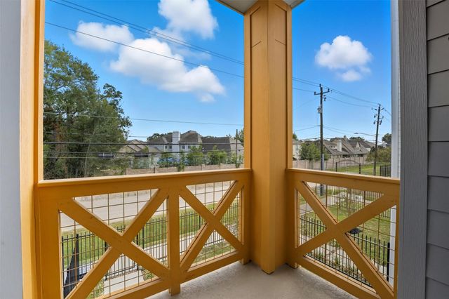 3903 Pinemont Drive A, Houston, TX 77018