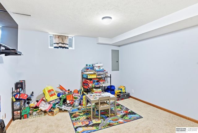 14504 S 28th Street, Bellevue, NE 68123