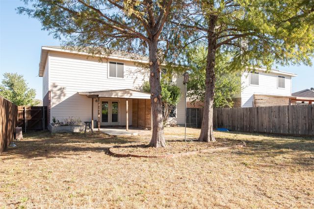 1565 Laurel Hall Lane, Little Elm, TX 75068