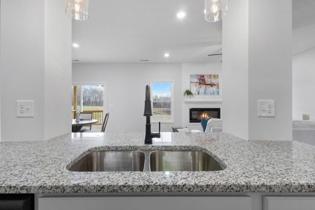 1192 Boulder Pass Rd, Clarksville, TN 37040