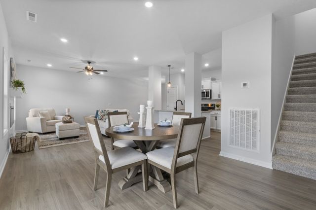 1192 Boulder Pass Rd, Clarksville, TN 37040