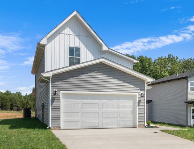 1192 Boulder Pass Rd, Clarksville, TN 37040