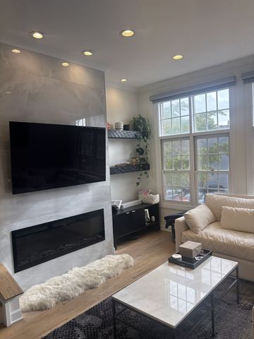 854 N Ogden Avenue, Chicago, IL 60642