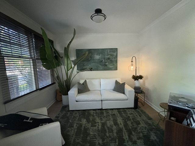 854 N Ogden Avenue, Chicago, IL 60642