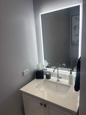 854 N Ogden Avenue, Chicago, IL 60642