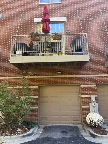 854 N Ogden Avenue, Chicago, IL 60642