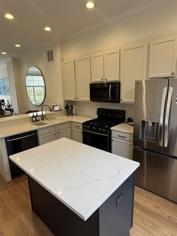 854 N Ogden Avenue, Chicago, IL 60642