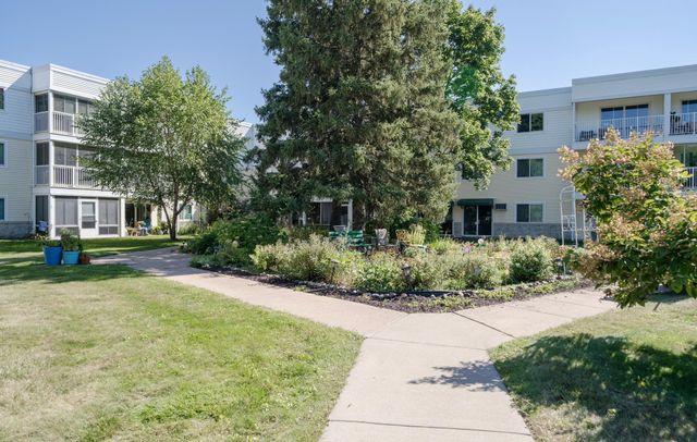 132 Demont Avenue E 326, Little Canada, MN 55117