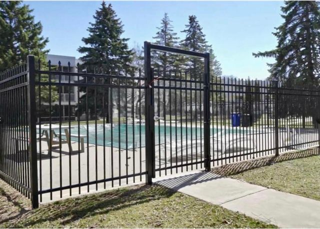 132 Demont Avenue E 326, Little Canada, MN 55117
