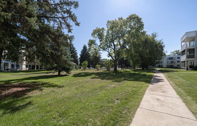 132 Demont Avenue E 326, Little Canada, MN 55117