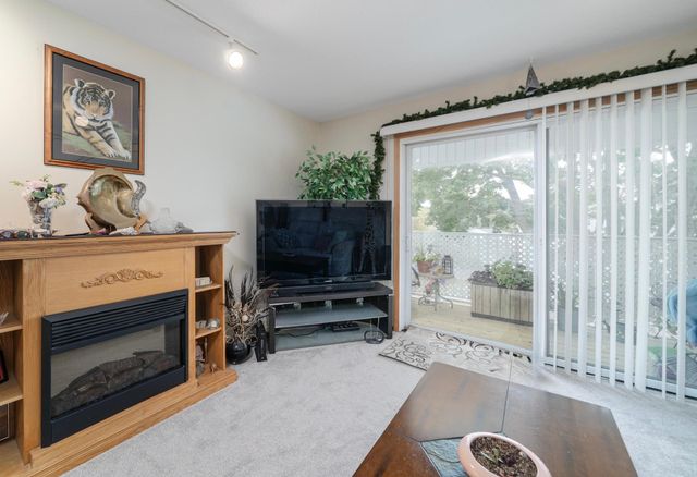132 Demont Avenue E 326, Little Canada, MN 55117