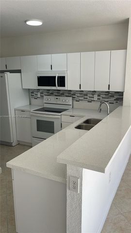 3390 NE 13th Cir Dr 112-19, Homestead, FL 33033