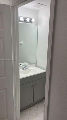 3390 NE 13th Cir Dr 112-19, Homestead, FL 33033