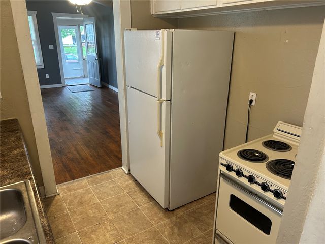 619 E 10th Street N, Newton, IA 50208