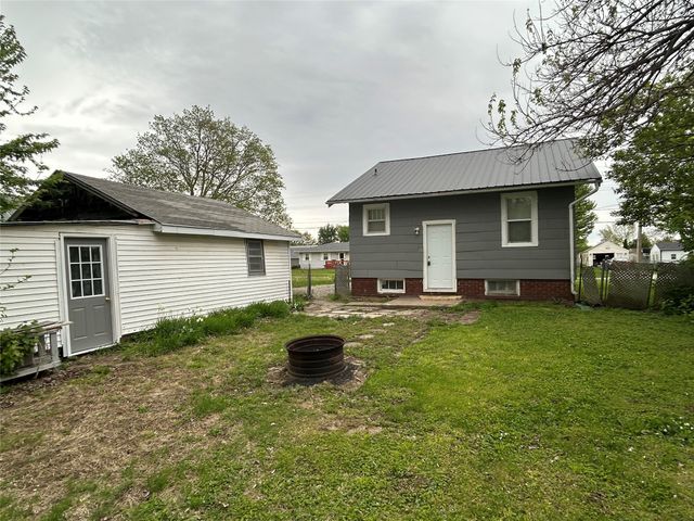 619 E 10th Street N, Newton, IA 50208